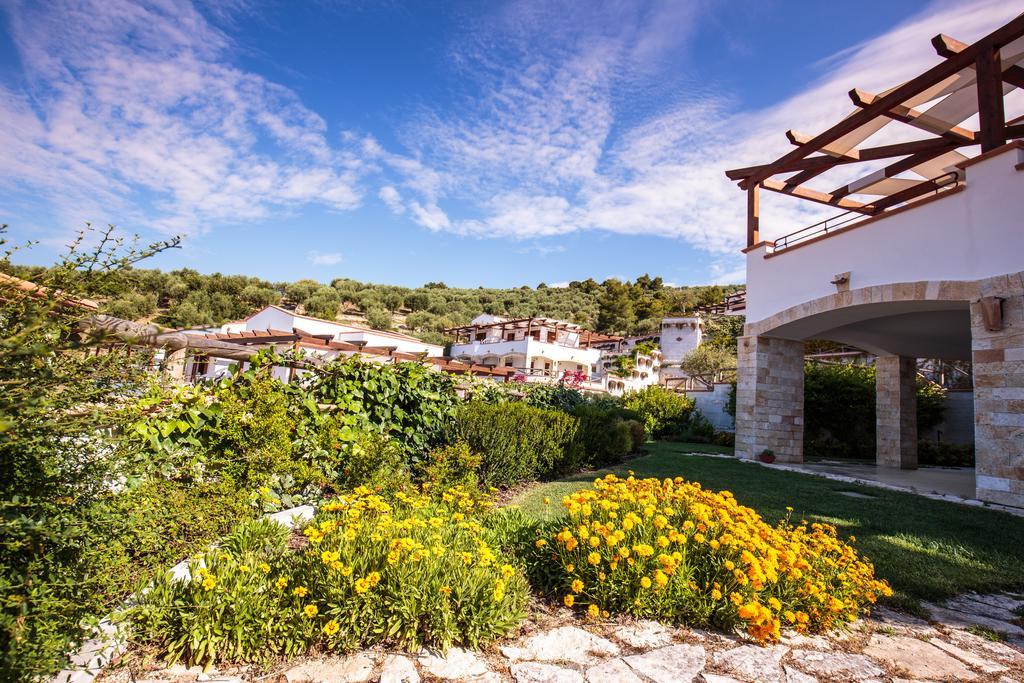 Holiday Lodge Al Porto Mattinata Exterior foto