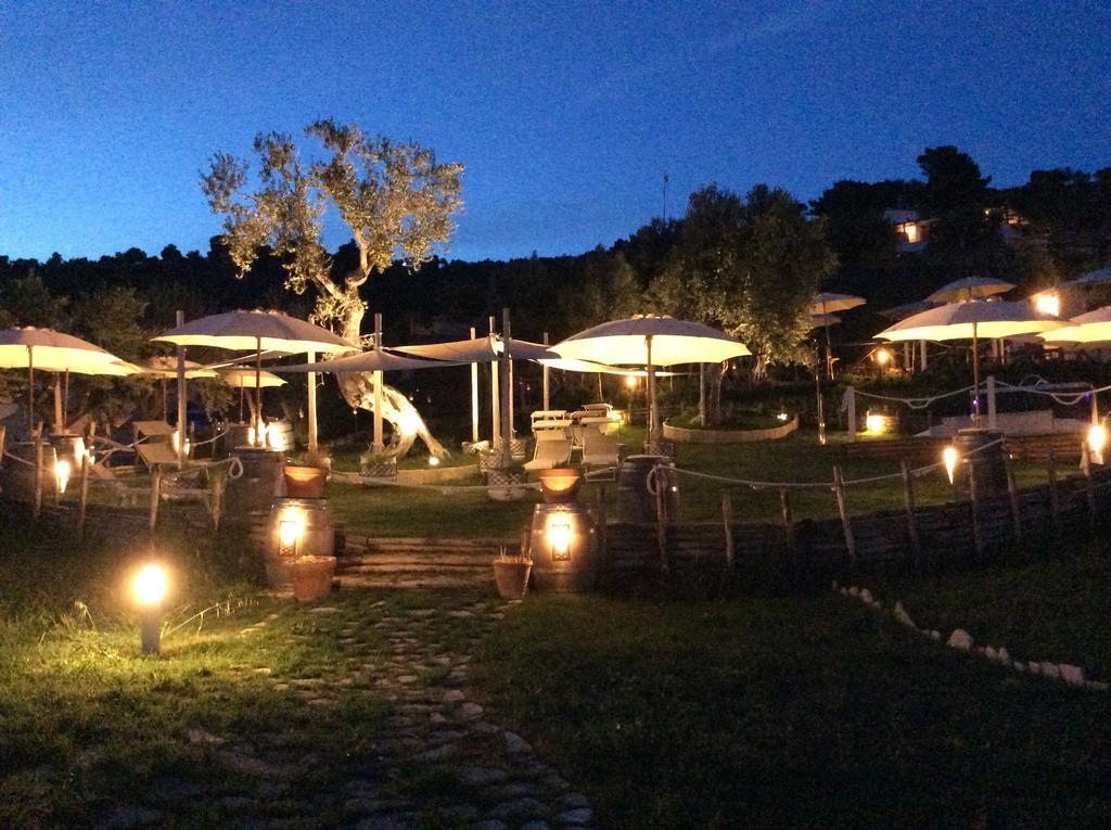Holiday Lodge Al Porto Mattinata Exterior foto