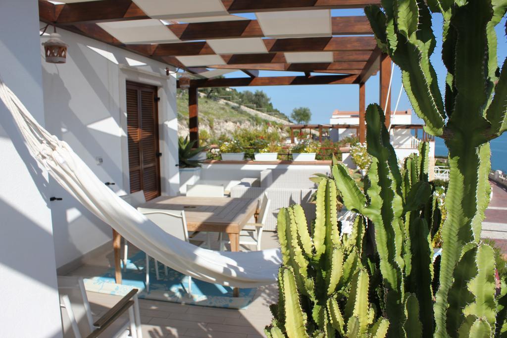 Holiday Lodge Al Porto Mattinata Exterior foto