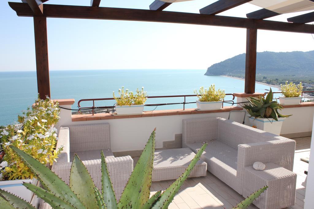 Holiday Lodge Al Porto Mattinata Exterior foto