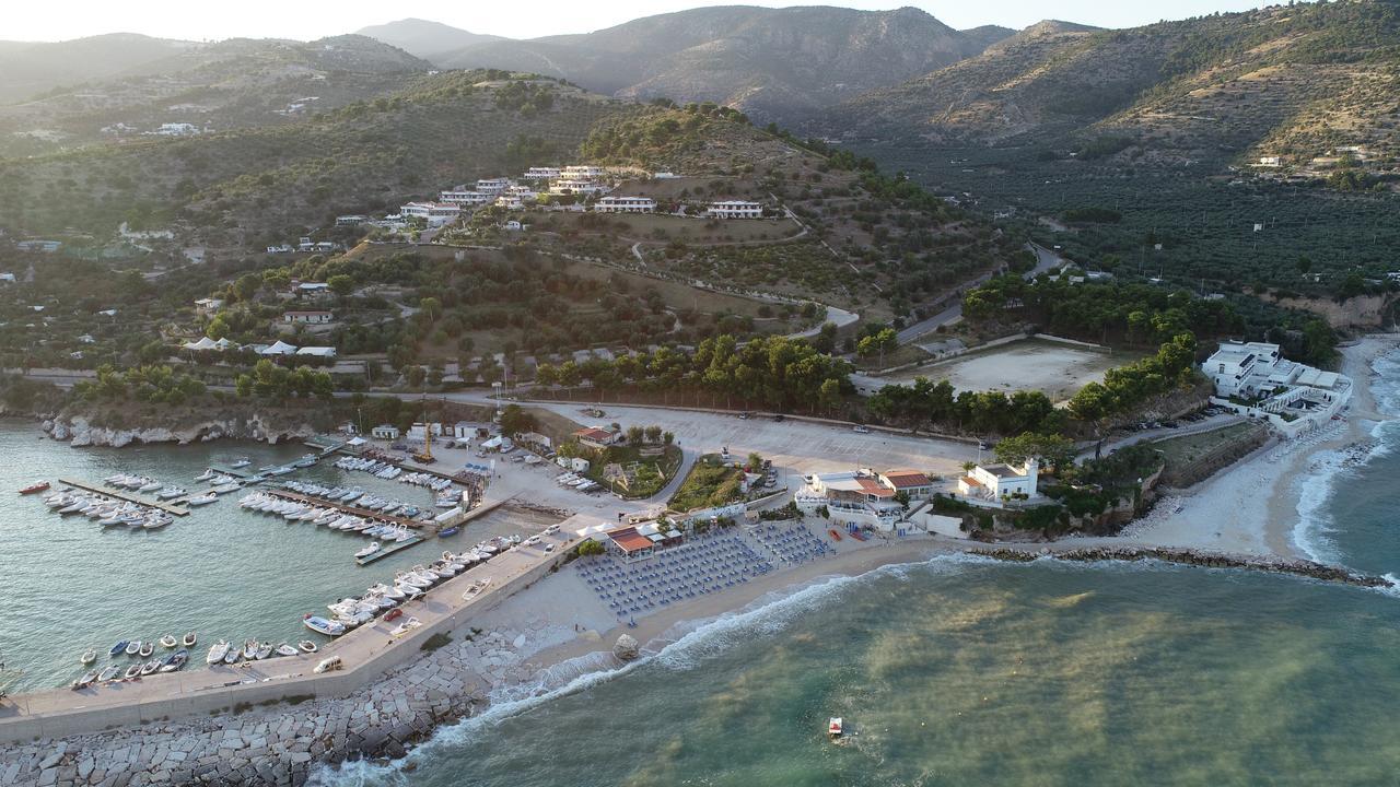 Holiday Lodge Al Porto Mattinata Exterior foto