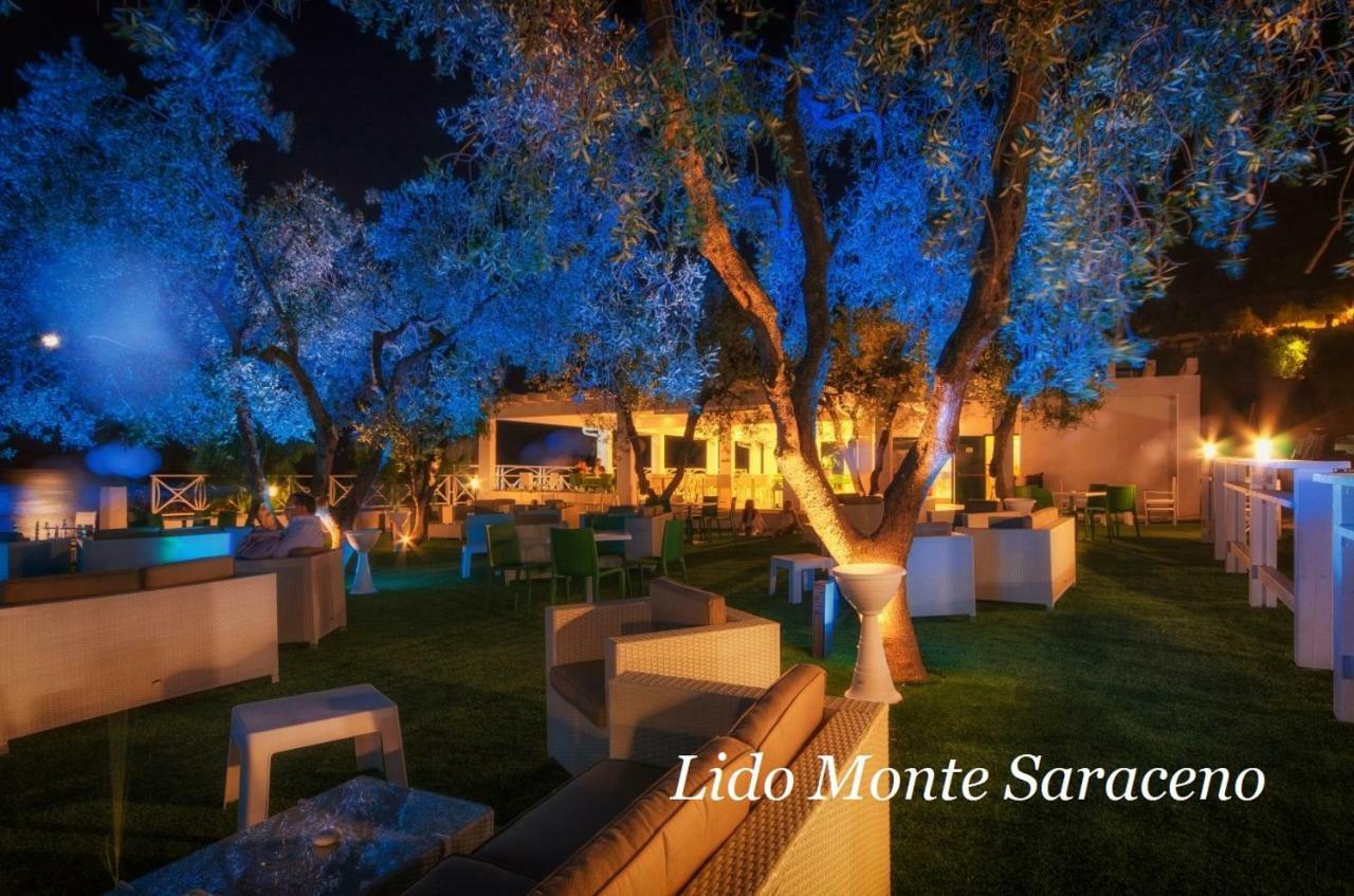 Holiday Lodge Al Porto Mattinata Exterior foto